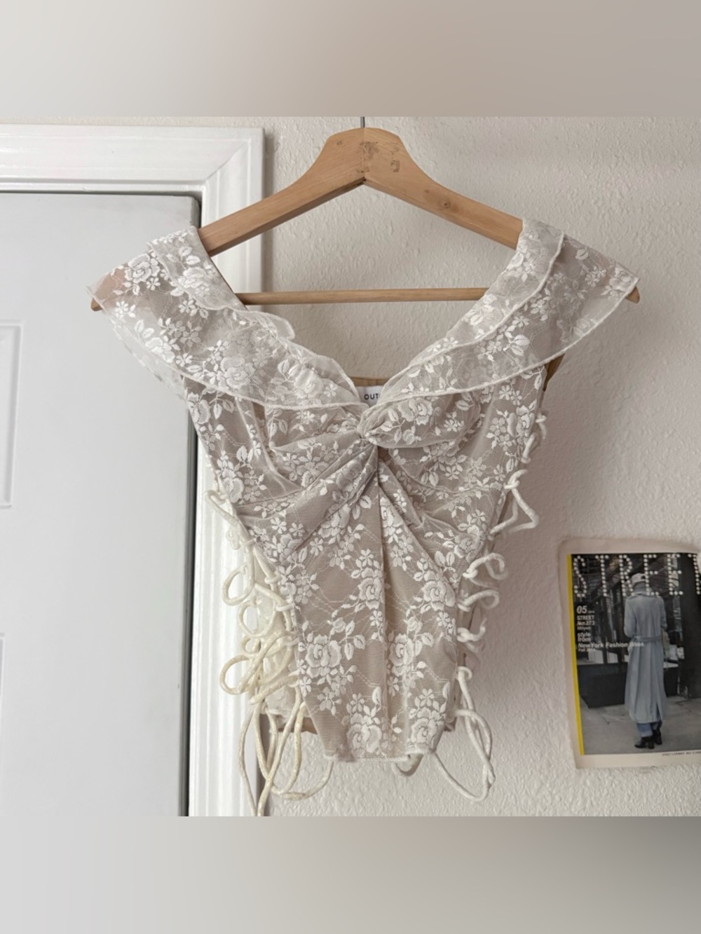 OUTCAST AUSTRALIA white lace knit lace up cropped blouse top